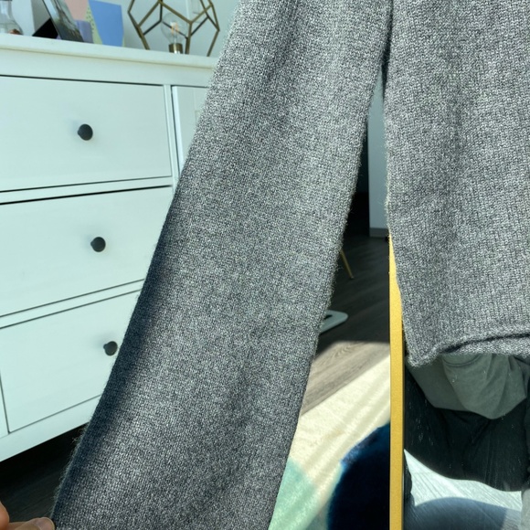 100% Cashmere Sweater with Wide-Sleeve NWT - Picture 6 of 8